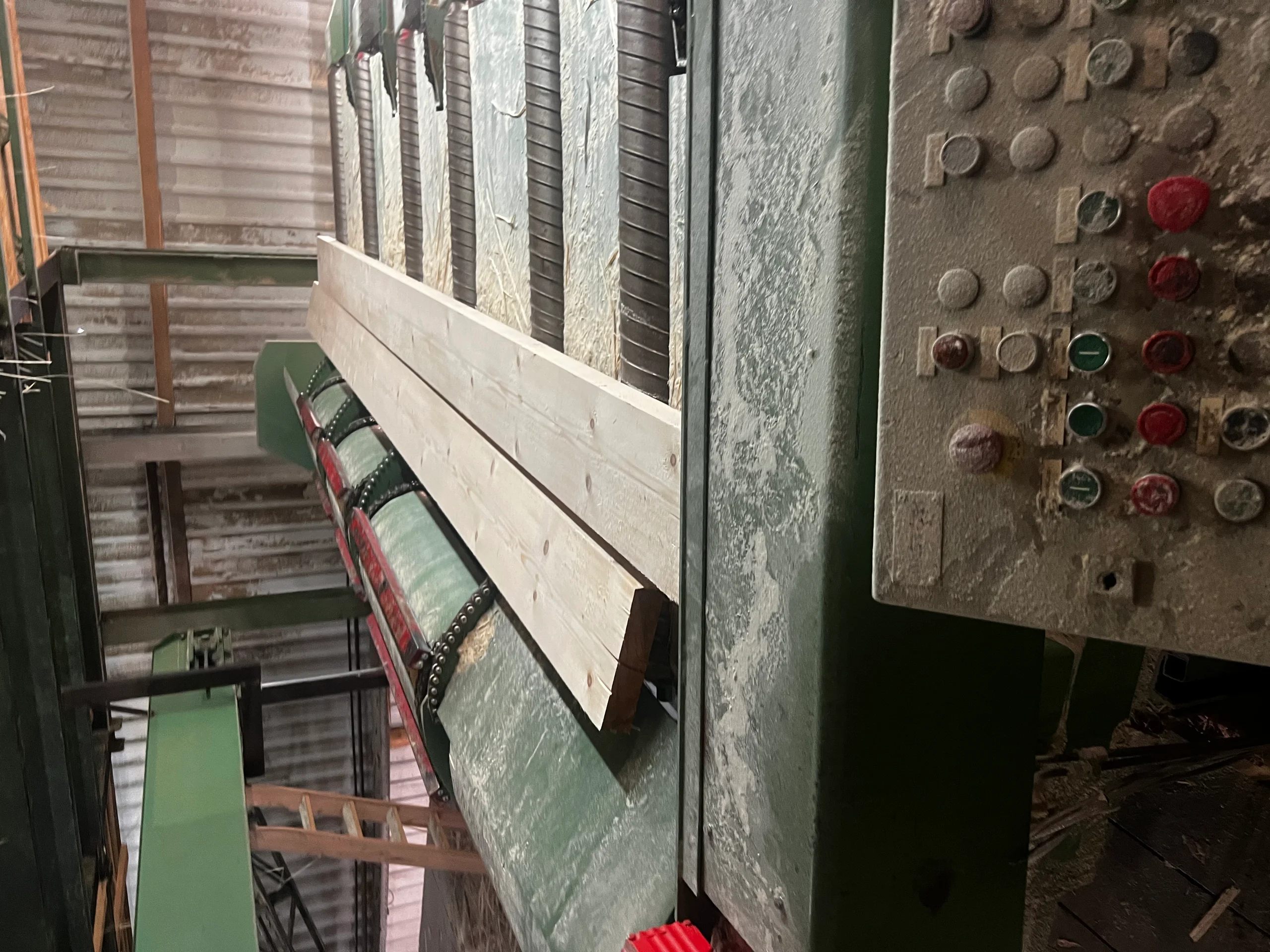 Lumber sorting line - Image 12